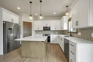 2865 Stelor Dr, Green Bay, WI 54311 - Photo 11
