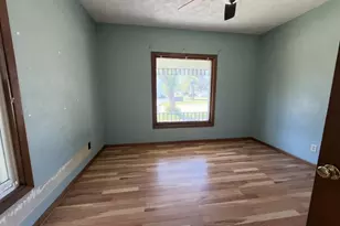 713 W Waupaca St, New London, WI 54961 - Photo 13