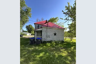 713 W Waupaca Street, New London, WI 54961 - Photo 3