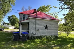 713 W Waupaca St, New London, WI 54961 - Photo 3
