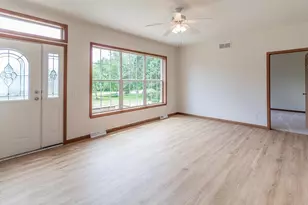 N4816 County Rd B, New London, WI 54961 - Photo 7