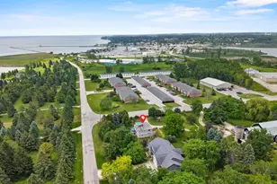 705 Lakeshore Dr, Kewaunee, WI 54216 - Photo 55