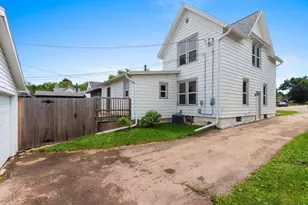 417 W Beacon Ave, New London, WI 54961 - Photo 53