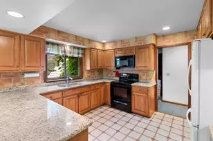 200 Lake Rd, Menasha, WI 54952 - Photo 15