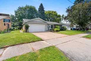 1001 S Arlington St, Appleton, WI 54915 - Photo 3