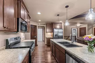 1124 Harold Dr, Menasha, WI 54952 - Photo 7