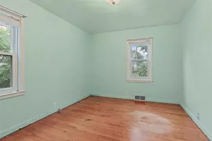 910 Wilson Ave, Green Bay, WI 54303 - Photo 9