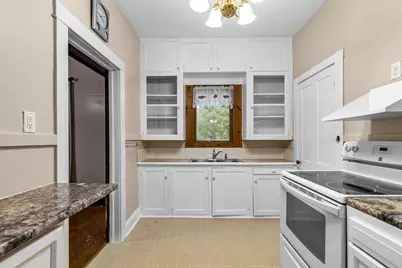 289 Ledgeview Avenue, Fond du Lac, WI 54935 - Photo 9