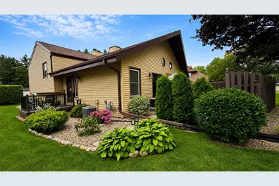 1385 W 18th Avenue #2, Oshkosh, WI 54902 - Photo 1