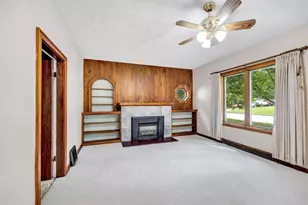 110 W Parker St, Weyauwega, WI 54983 - Photo 7