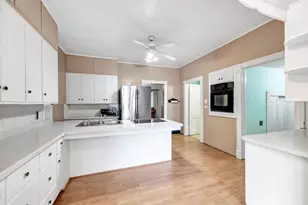110 W Parker St, Weyauwega, WI 54983 - Photo 9