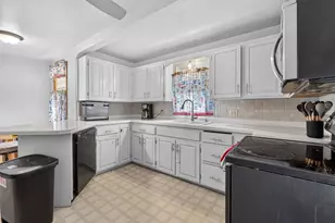 301 Burns St, Marinette, WI 54143 - Photo 7