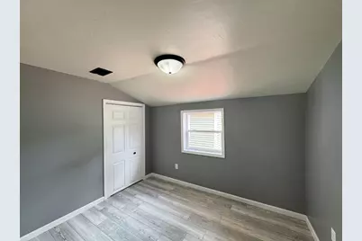 803 Demarest Avenue, Waupaca, WI 54981 - Photo 9