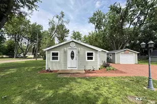 803 Demarest Ave, Waupaca, WI 54981 - Photo 15