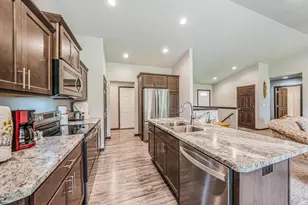 1532 Liberty Ave, Neenah, WI 54956 - Photo 9