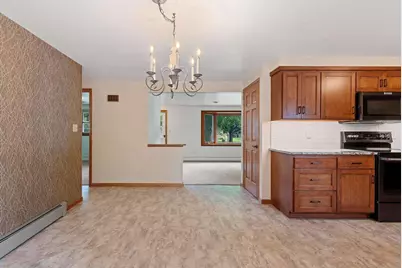 1203 Valley View Road, Green Bay, WI 54304 - Photo 11