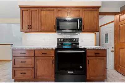1203 Valley View Road, Green Bay, WI 54304 - Photo 7