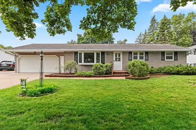 1203 Valley View Road, Green Bay, WI 54304 - Photo 3