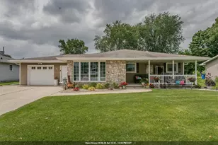 2112 S Oneida St, Green Bay, WI 54304 - Photo 1