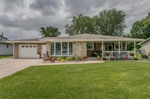 2112 S Oneida St, Green Bay, WI 54304 - Photo 1