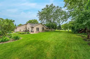 W6674 Cedar Ridge Dr, Appleton, WI 54915 - Photo 5