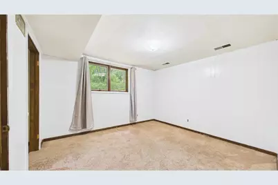 2450 Brenner Place, Green Bay, WI 54301 - Photo 33