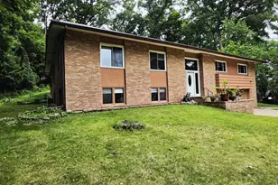 2450 Brenner Pl, Green Bay, WI 54301 - Photo 3