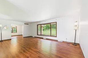 2450 Brenner Pl, Green Bay, WI 54301 - Photo 7