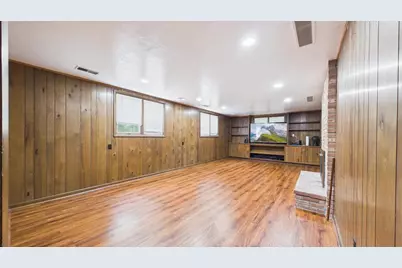 2450 Brenner Place, Green Bay, WI 54301 - Photo 29