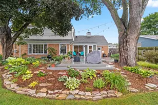 1049 Kalfahs St, Neenah, WI 54956 - Photo 3