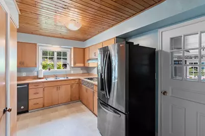 1049 Kalfahs Street, Neenah, WI 54956 - Photo 17