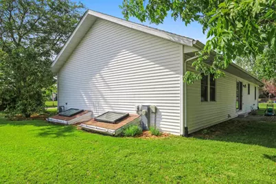300 Rosemary Drive, Pulaski, WI 54162 - Photo 5