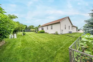 2315 Meadow Flower Ct, Neenah, WI 54956 - Photo 39