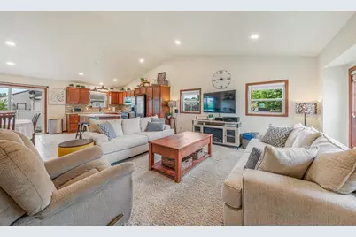 2315 Meadow Flower Court, Neenah, WI 54956 - Photo 5