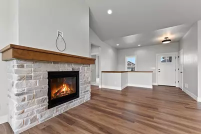 1430 Divinity Drive, De Pere, WI 54115 - Photo 5
