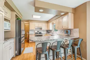 2767 Oakwood Cir, Oshkosh, WI 54904 - Photo 11
