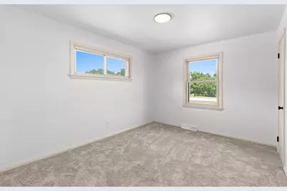 1734 Oakridge Place, Neenah, WI 54956 - Photo 23