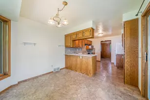 46 Kensington Ct, Appleton, WI 54915 - Photo 9