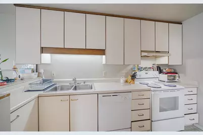 722 N Hawthorne Drive, Appleton, WI 54915 - Photo 9