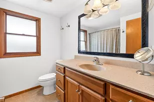 2001 N Douglas St, Appleton, WI 54914 - Photo 31