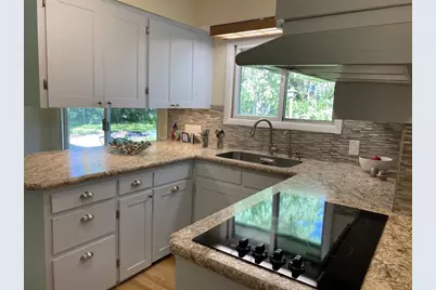 2627 Oakcrest Drive, Neenah, WI 54956 - Photo 9