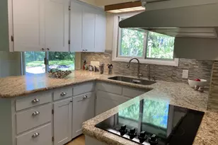 2627 Oakcrest Dr, Neenah, WI 54956 - Photo 9