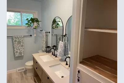 2627 Oakcrest Drive, Neenah, WI 54956 - Photo 17