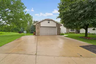 1123 Stillmeadow Ln, Menasha, WI 54952 - Photo 27