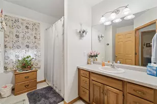 1123 Stillmeadow Ln, Menasha, WI 54952 - Photo 9