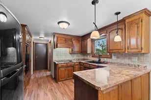 2536 Delwood Dr, Green Bay, WI 54302 - Photo 11