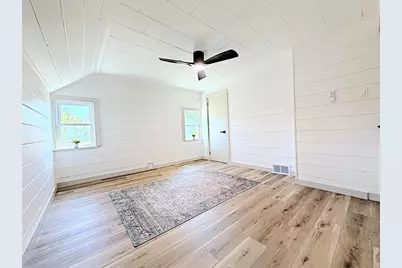 417 W 17th Avenue, Oshkosh, WI 54902 - Photo 15
