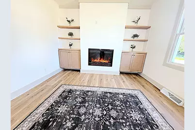 417 W 17th Avenue, Oshkosh, WI 54902 - Photo 5