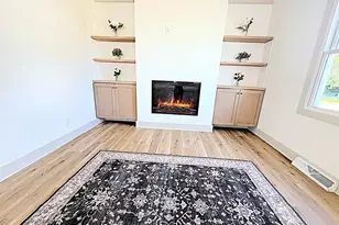 417 W 17th Ave, Oshkosh, WI 54902 - Photo 5
