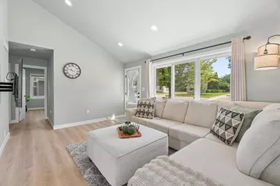 857 Hunt Avenue, Neenah, WI 54956 - Photo 5